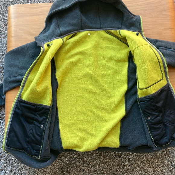 Lulu lemon jacket - Picture 6 of 9